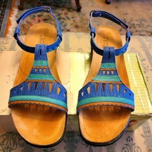 NAOT Like New Odelia sandels for women